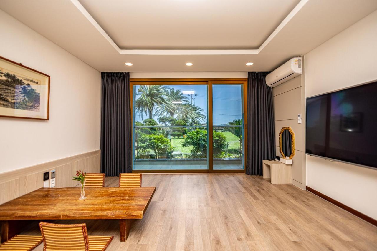 Jeju Arumdaun Resort Sihung-ni Екстериор снимка